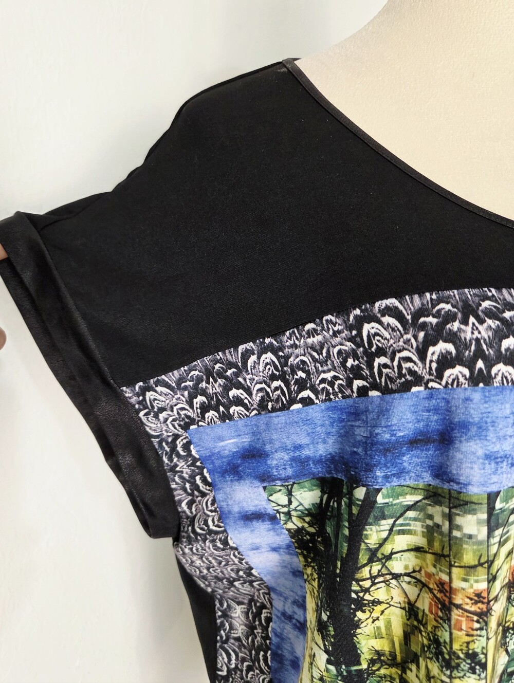 Style & Co. Black Top with Blue & Multicolor Scenic Print on the Front, Size XL - Picture 5 of 8